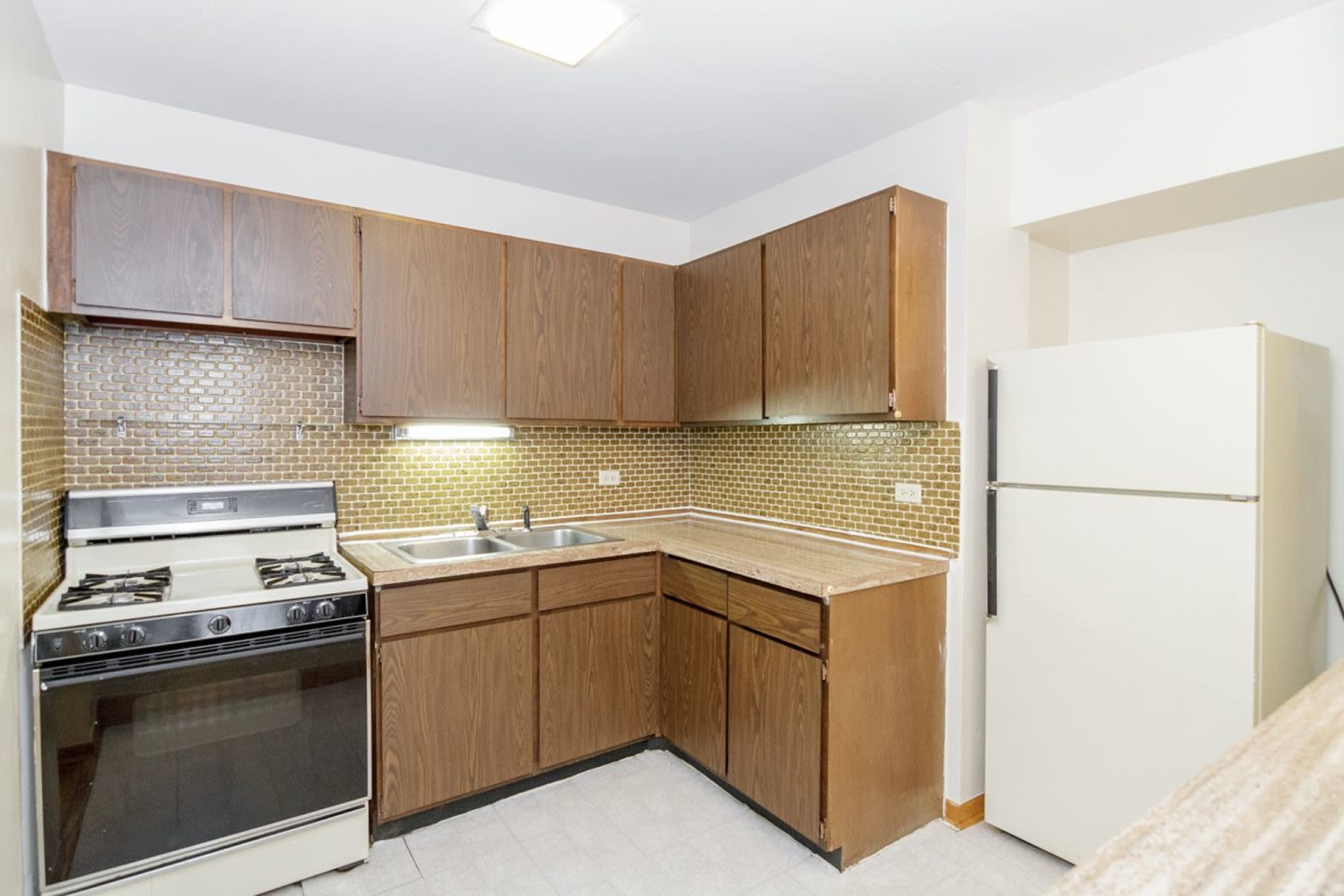 871 W. Lill Apt. Image 8
