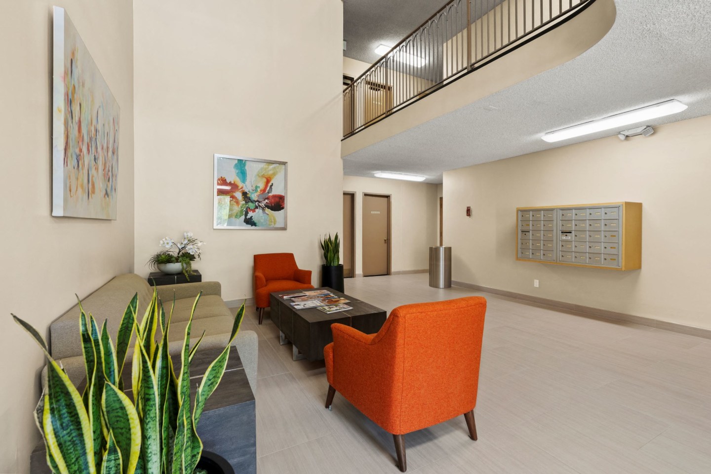 Parkway Plaza Apartments Image 3