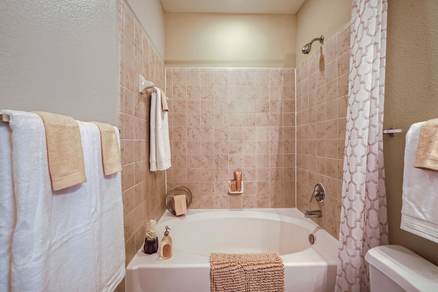 Grand Villas at Katy Image 29