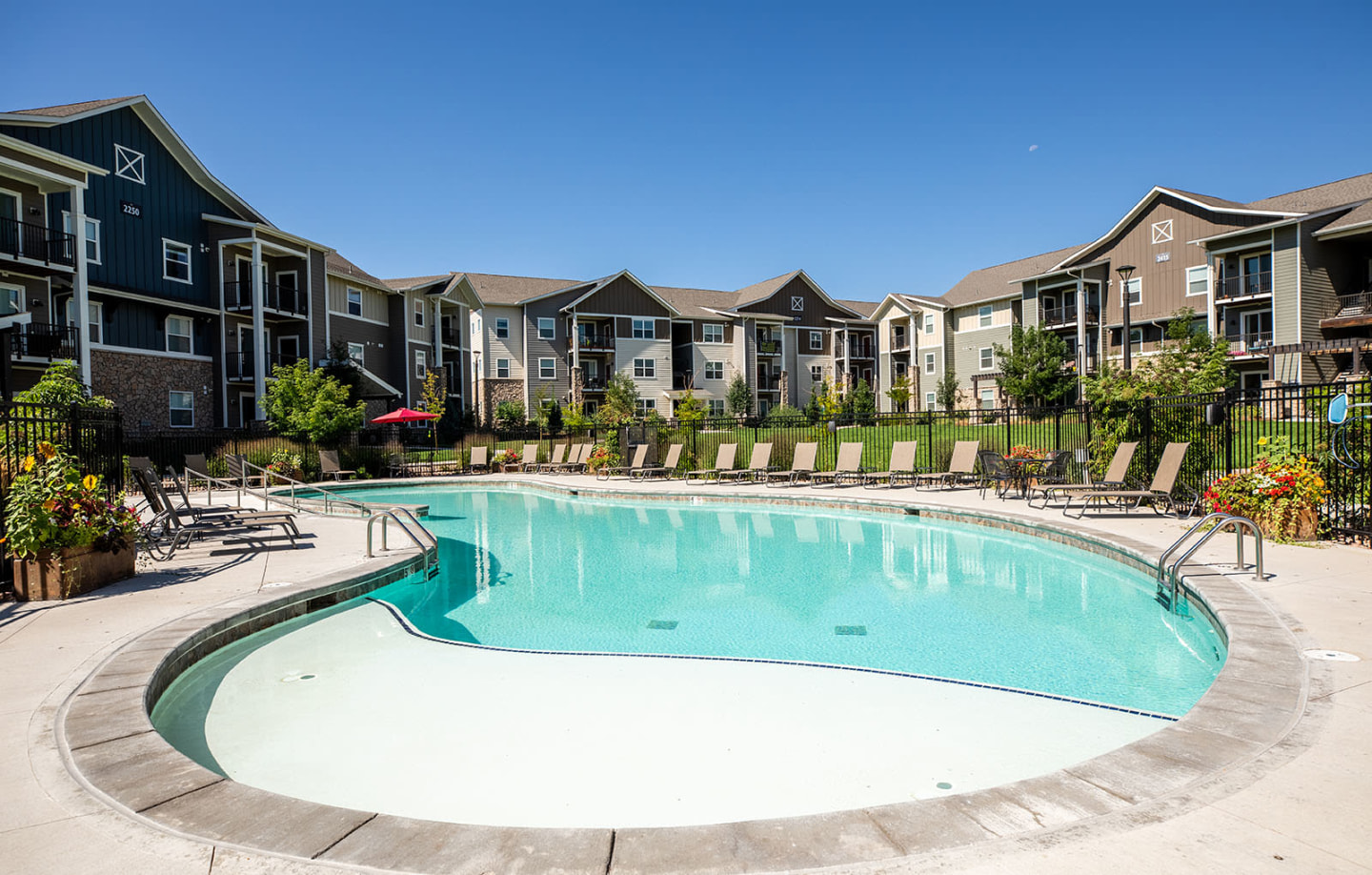Bucking Horse Apartments Image 2