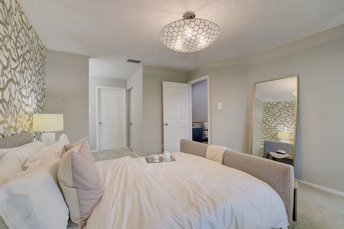 Addison Place Apartments Image 8