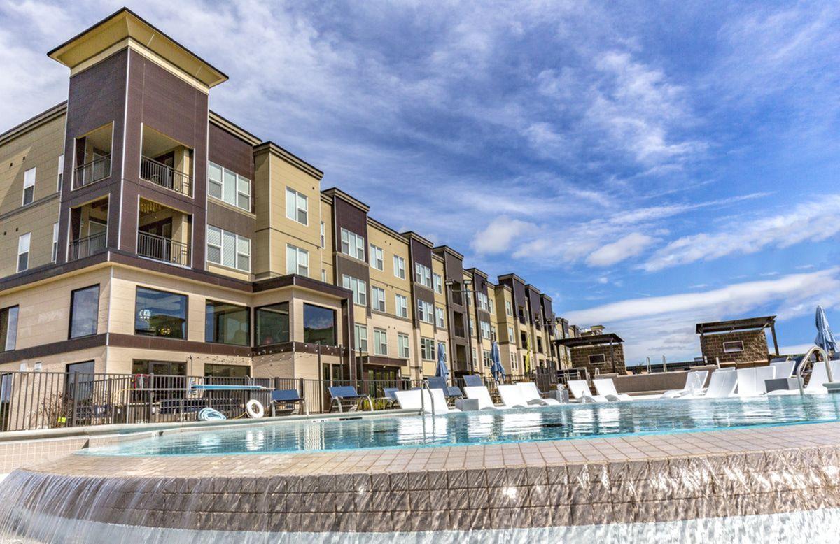 Alinea Town and Country Image 50
