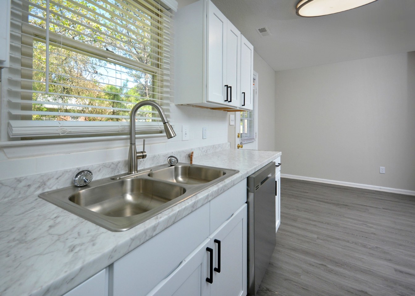 Jamestown Manor Apartments Image 23