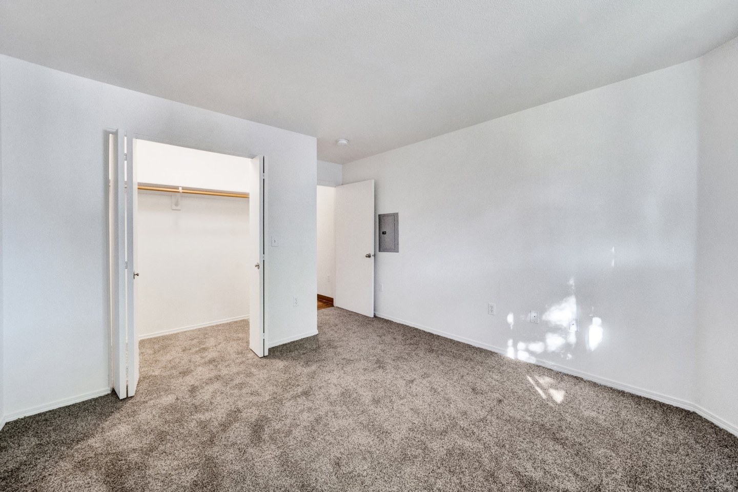 Quatama Village Apartments Image 22