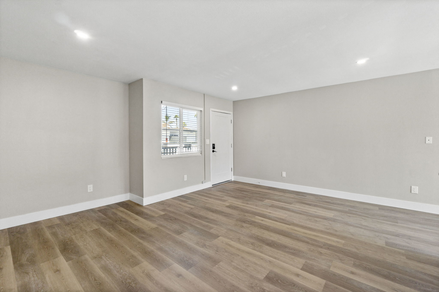 Ocean Breeze Terrace Image 25