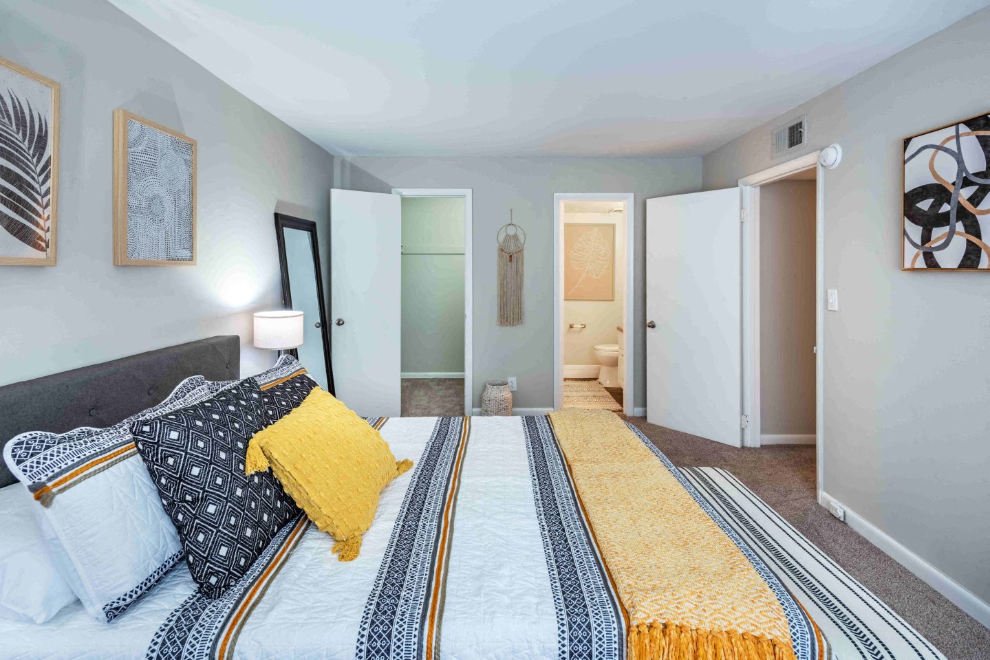 Grand Arbor Reserve Apartment Homes Image 10
