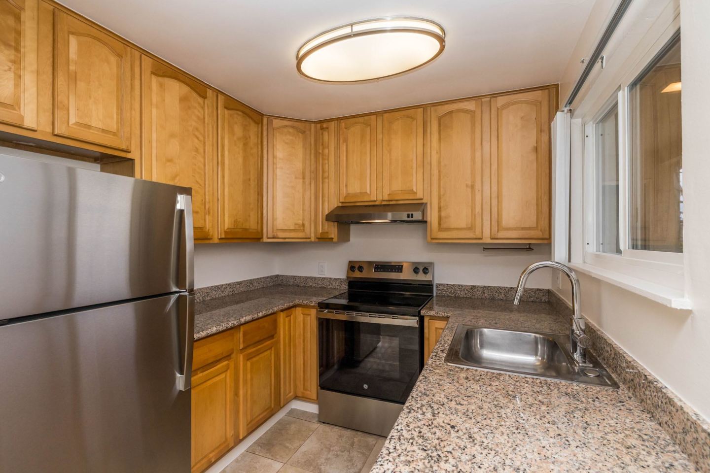 276 Adams Street Image 3