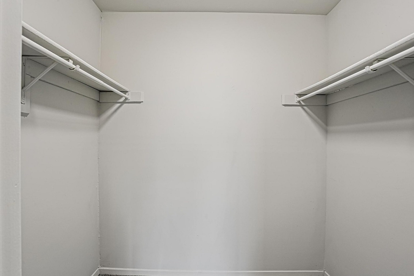 Meadow Creek Apartments Image 12