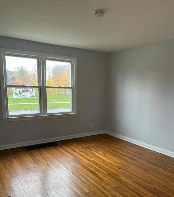 844 Richmond Ave Image 6