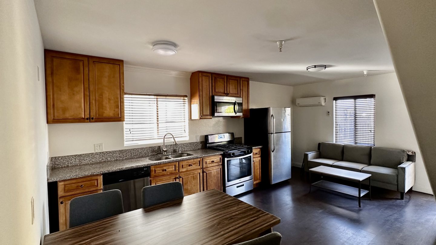 1360 W 24th Street Image 5
