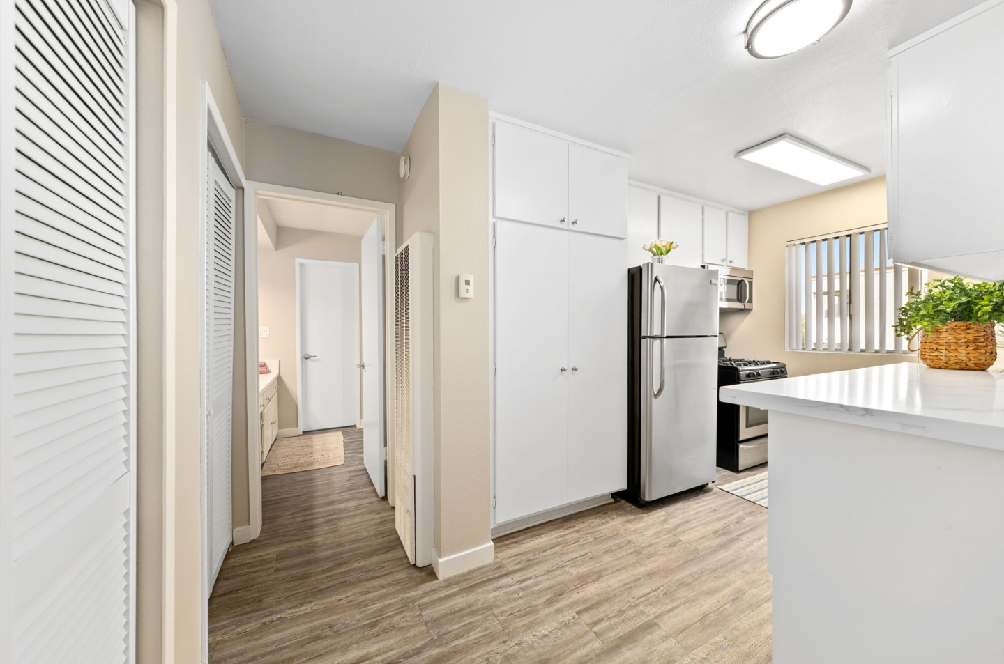 Summerview Beach Resort Luxury Apartments Image 3