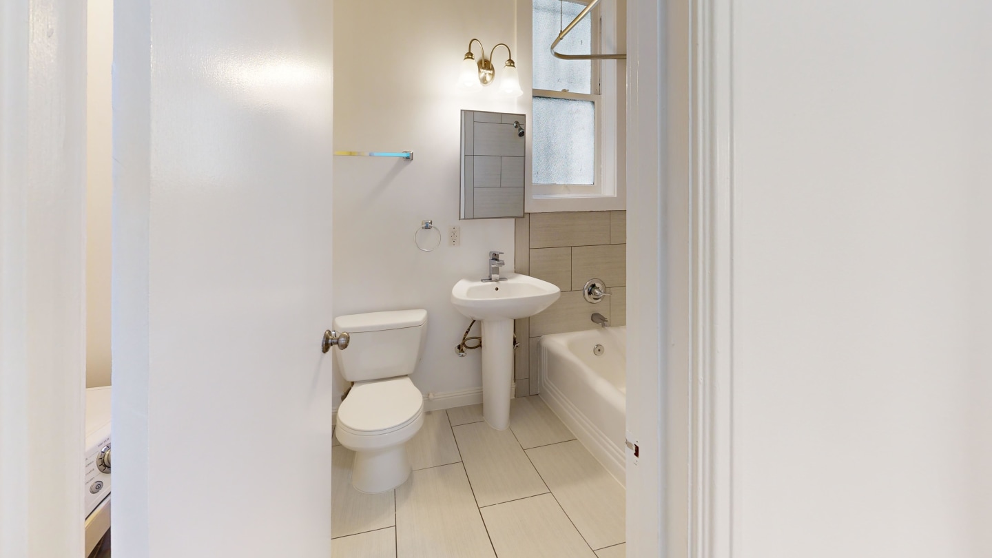 915 Pierce Image 21