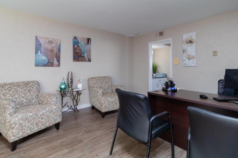 Mosaic at Western Apartments Homes Image 16
