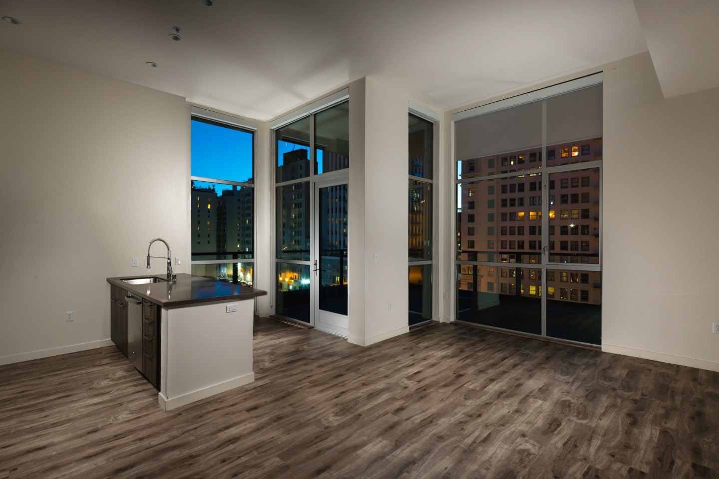 Topaz Apartments Image 38