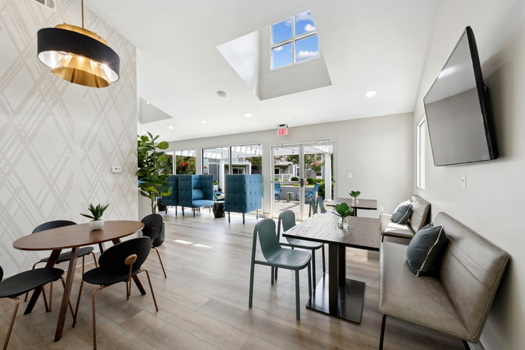 The Apartments at Midtown 501 Image 14