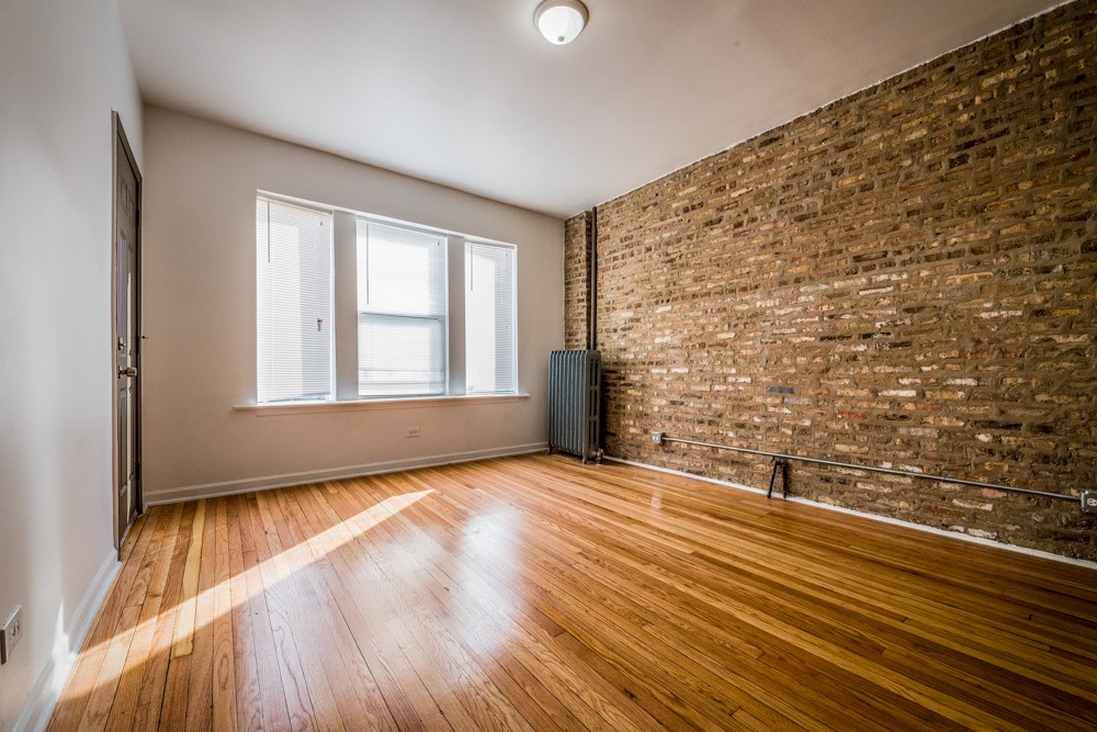 6748 S Blackstone Image 2