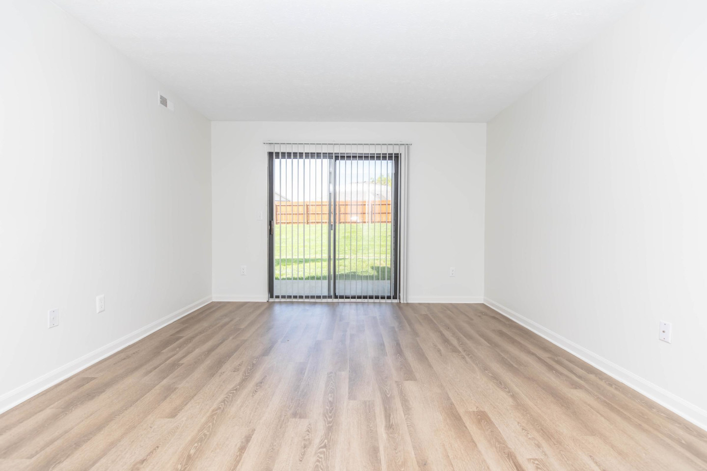 Lakeview Apartments Image 1