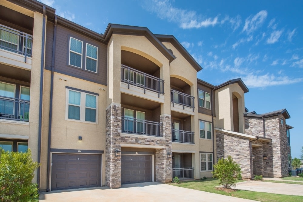 Paladin Apartments Image 9