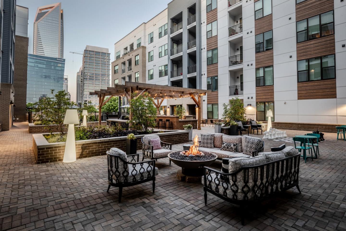 The Crown of Queen City Image 18