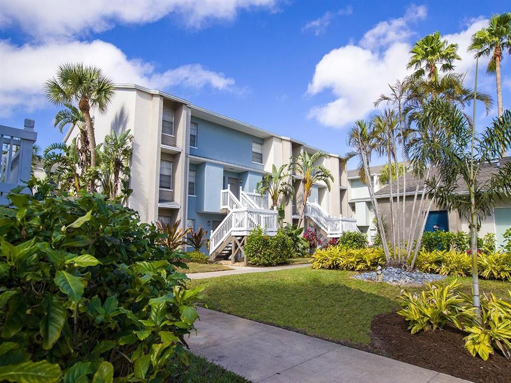 The Laurels Apartment Homes Image 6