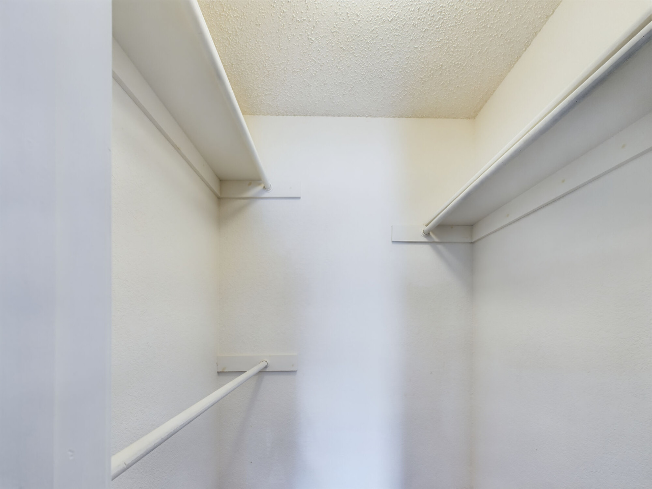 Raintree Apartments Image 12