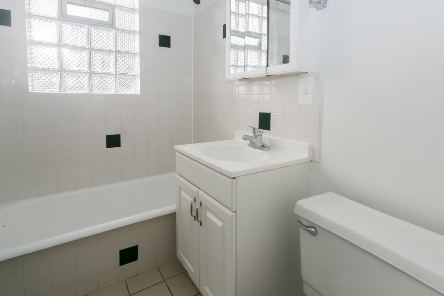 Ellis Court Image 1
