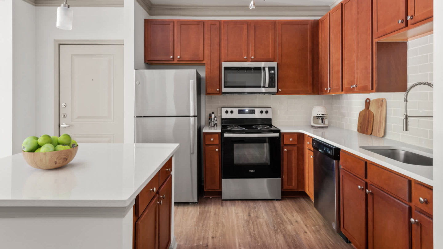 Station 92 at Woodstock Apartments Image 3