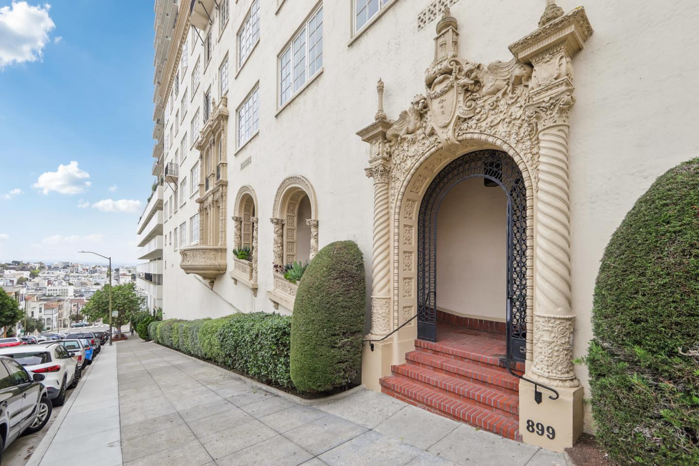 899 Green Street Image 25