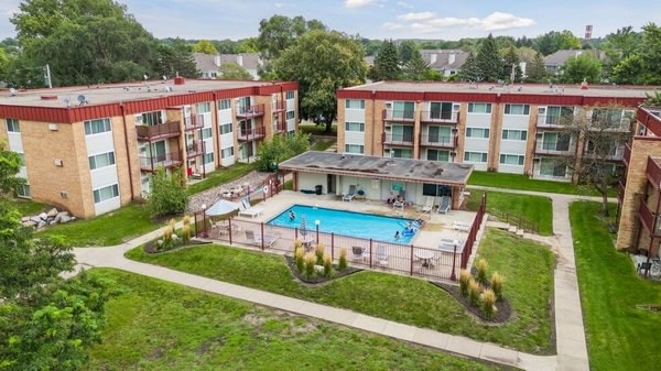 Boulder Court Apartments Image 2