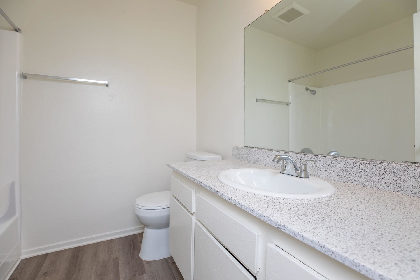 Belinda Apartment Homes Image 37