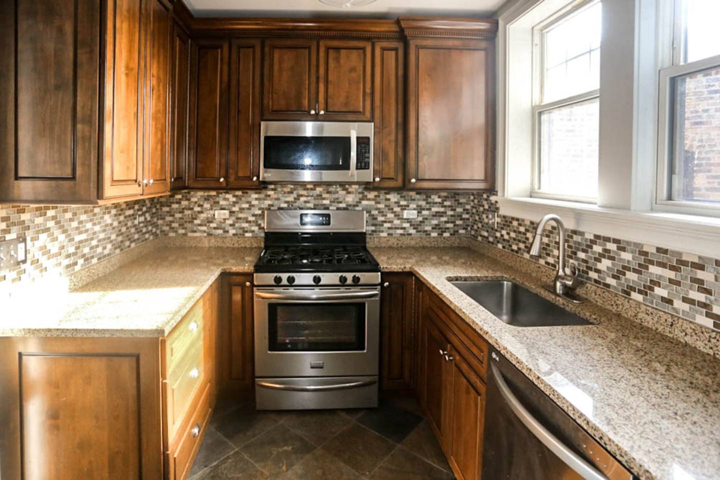 4836 N. Paulina Apt. Image 5
