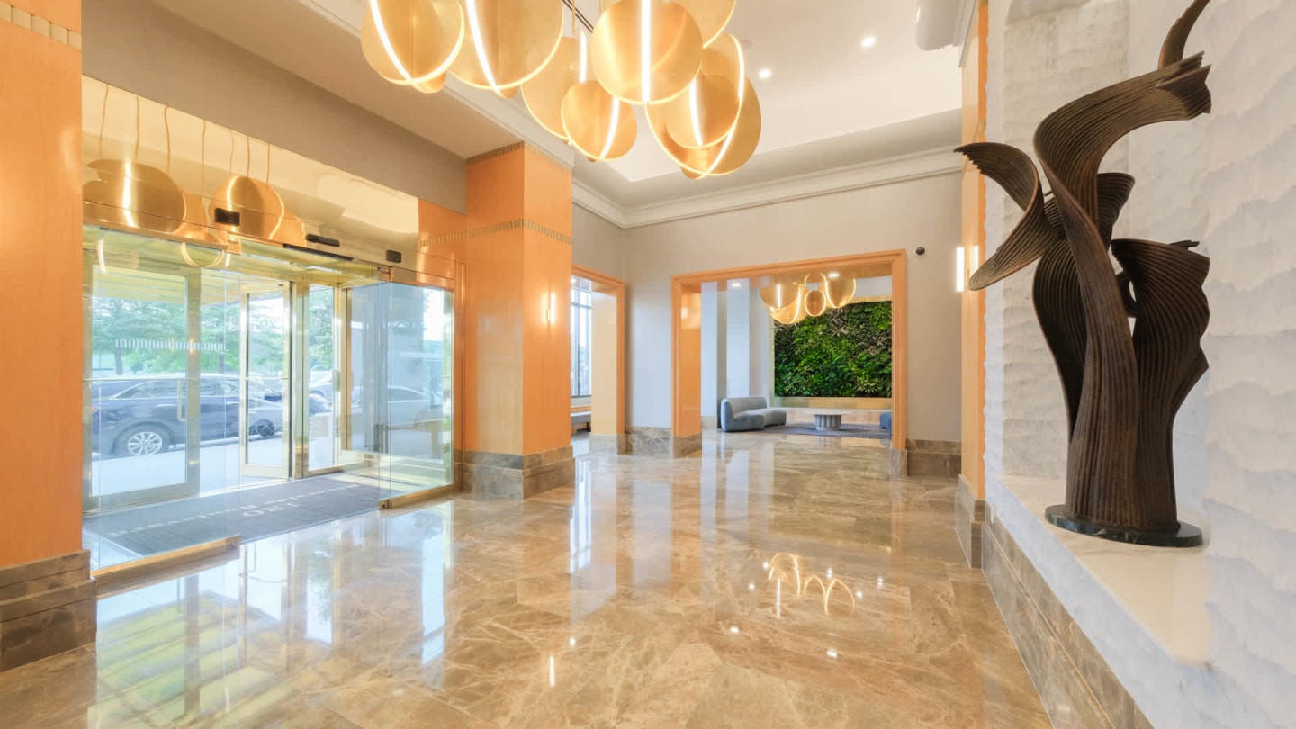 180 Riverside Boulevard Image 6