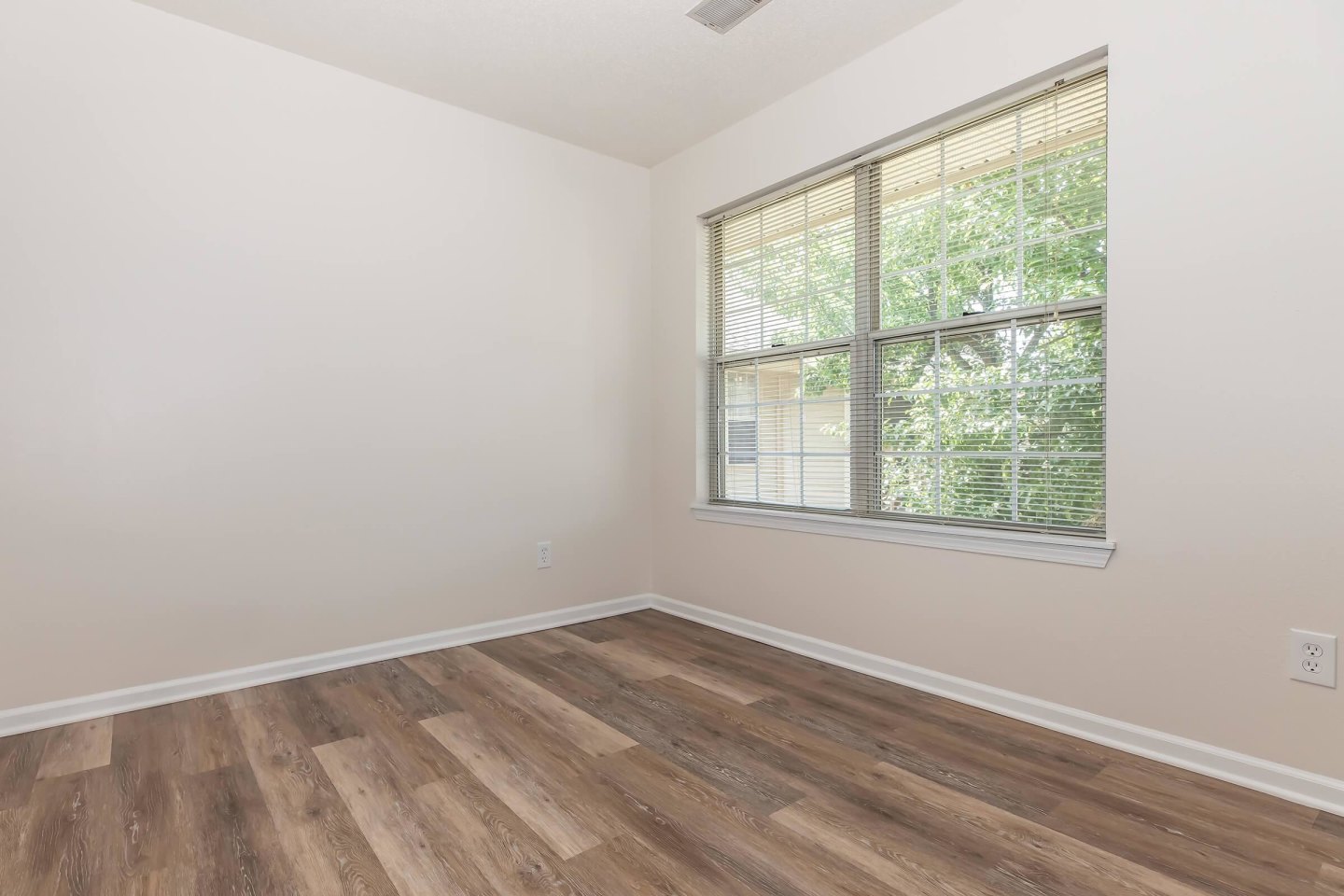 Ravinia Apartments Image 11