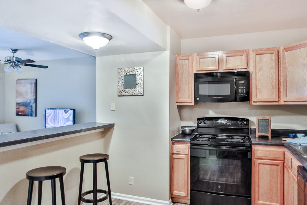 Cedar Point Apartments Image 3