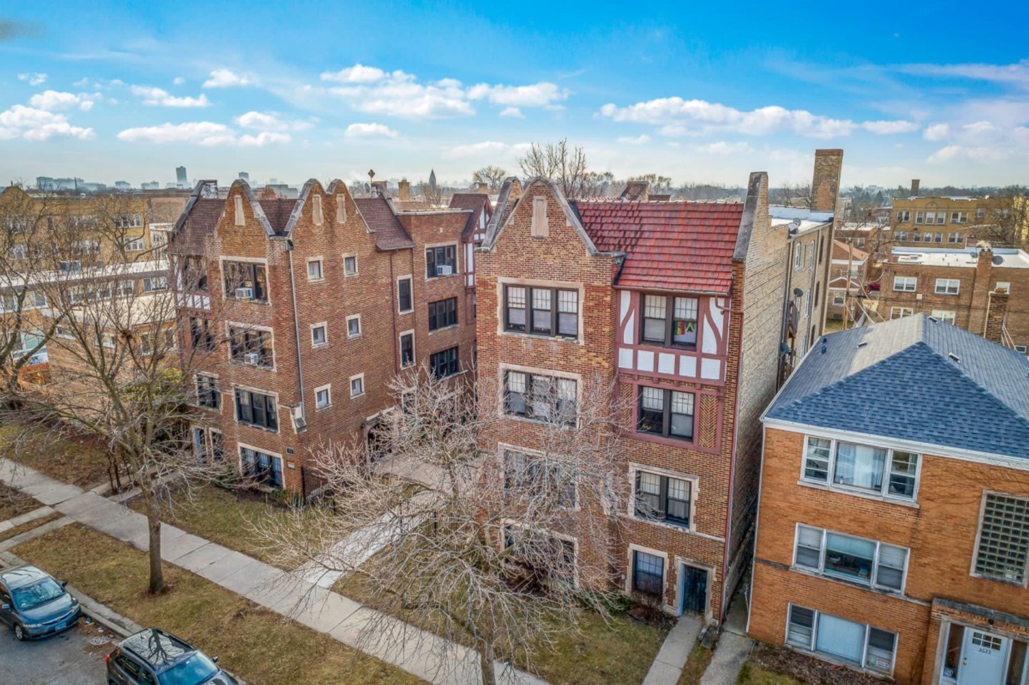 2613 West Berwyn Ave. Apt. Image 2