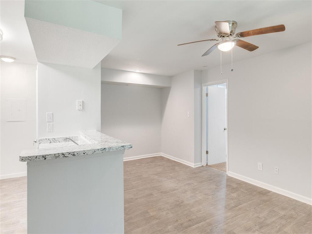Hub at 934 Apartments Image 8