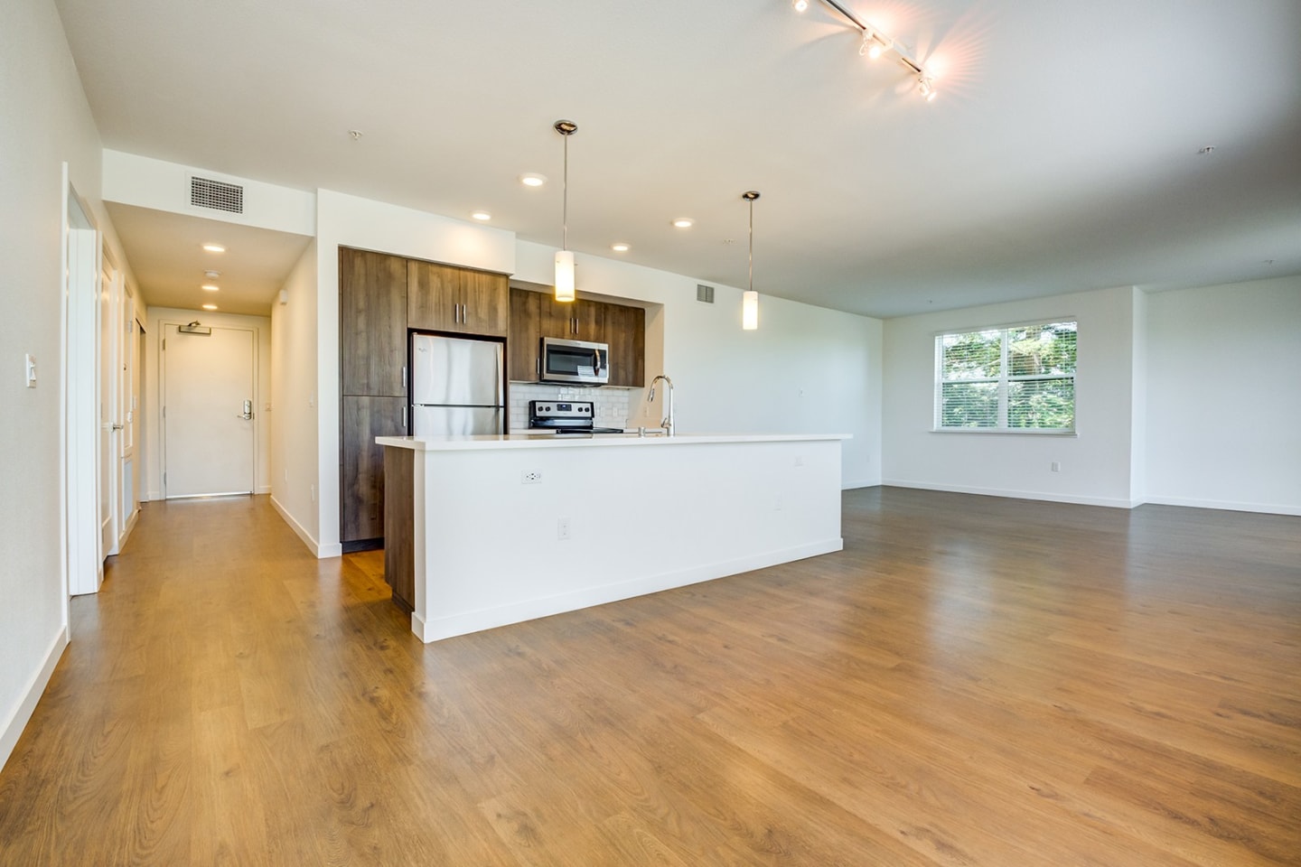 6tenEast Image 37
