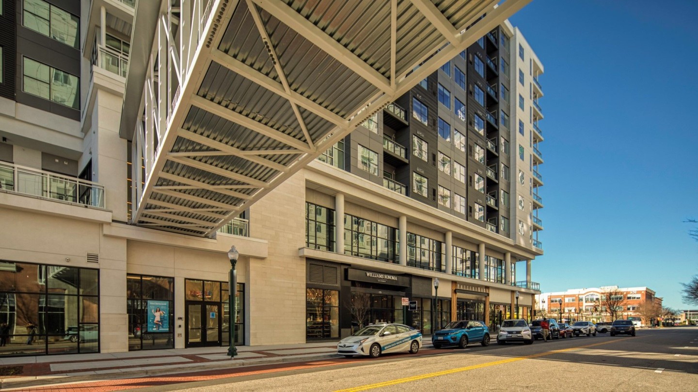Premier Apartments Image 7
