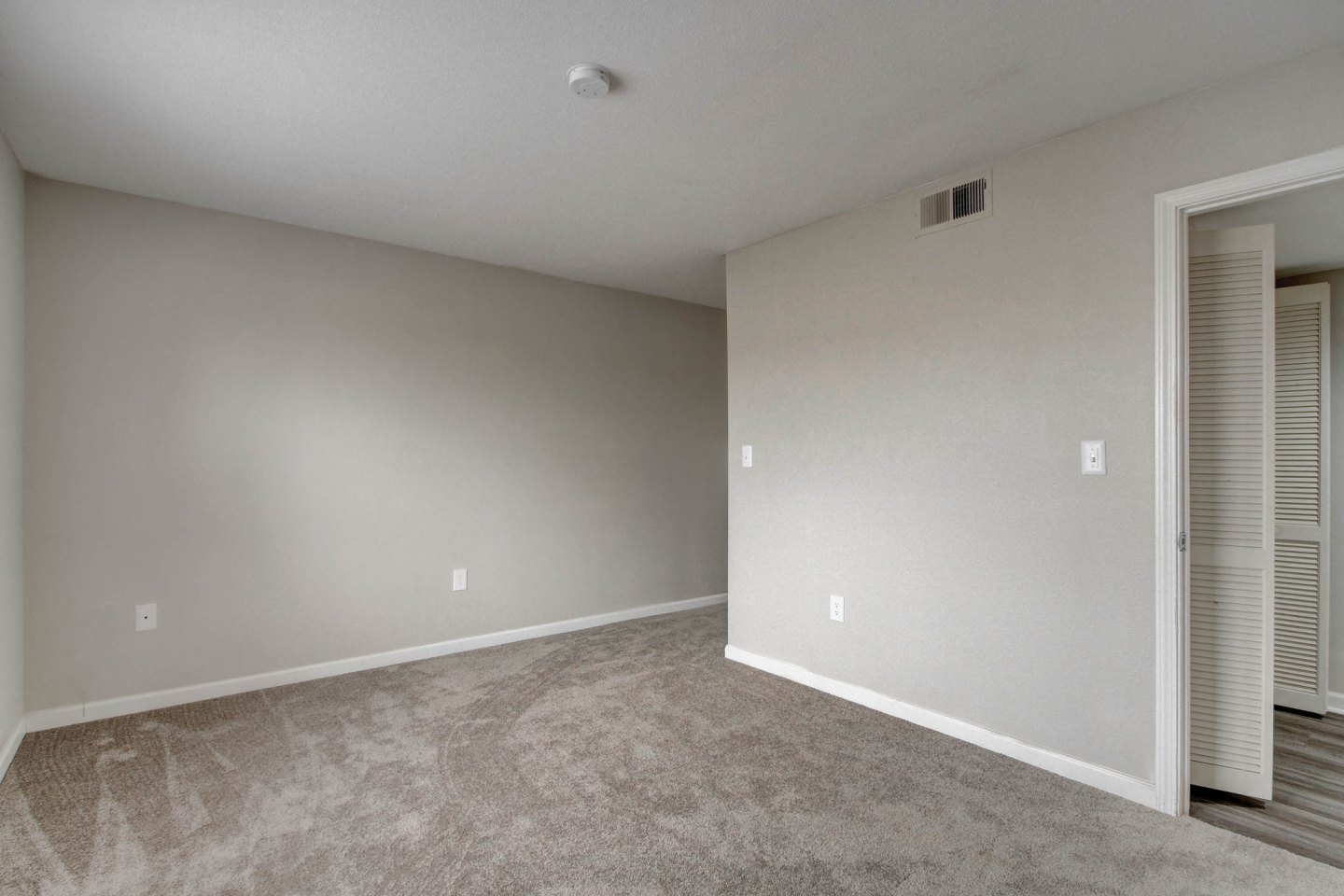 The Latitude Apartments Image 12