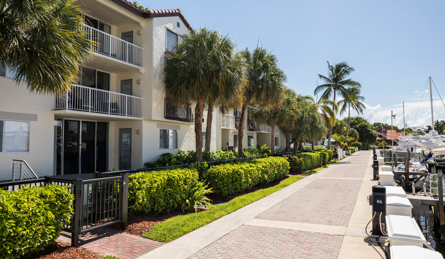 Waterways Village Apartments Image 4