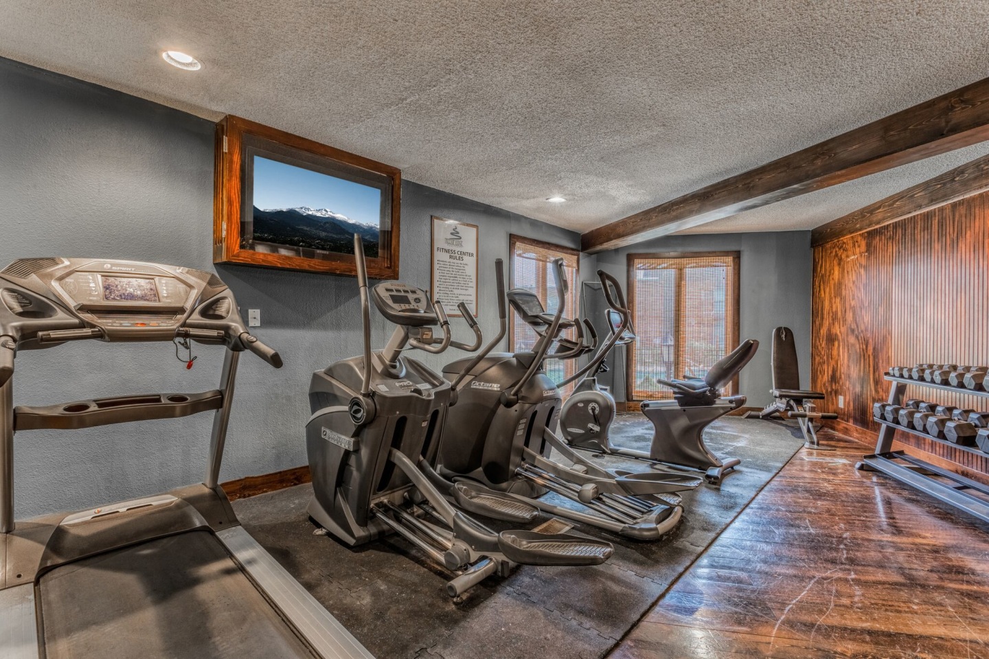 Treetop Lodge Apartments Image 3