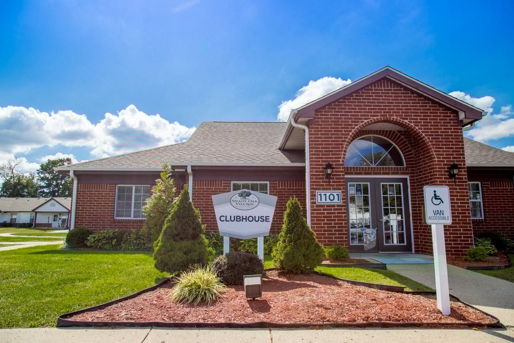 Shady Oak Village - Senior Living Apartments Image 1