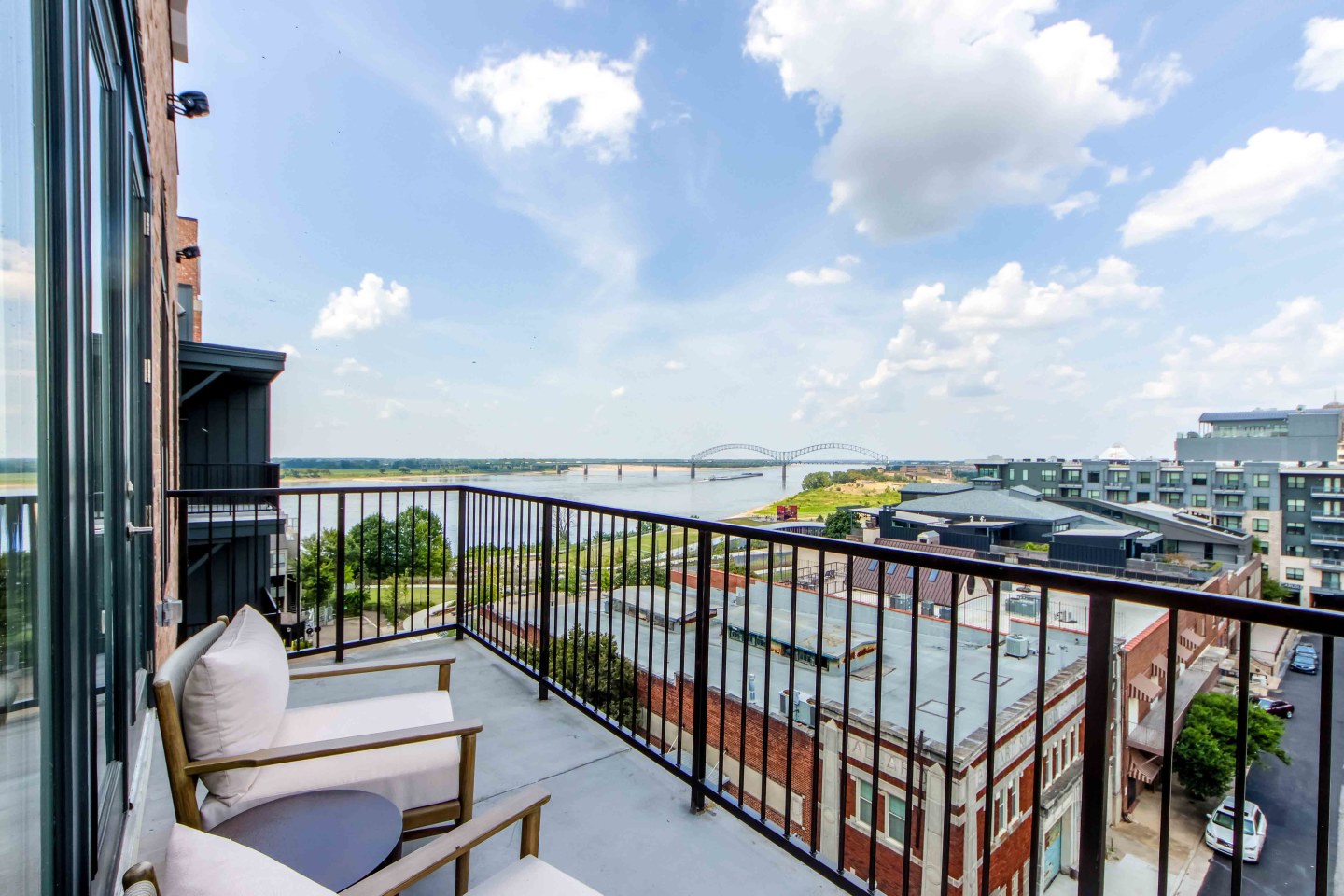 The Oliver Luxury Apartments Image 27