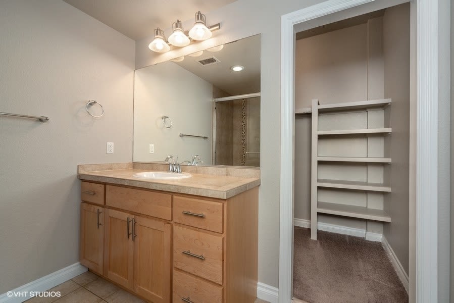 1284 Downing Image 12