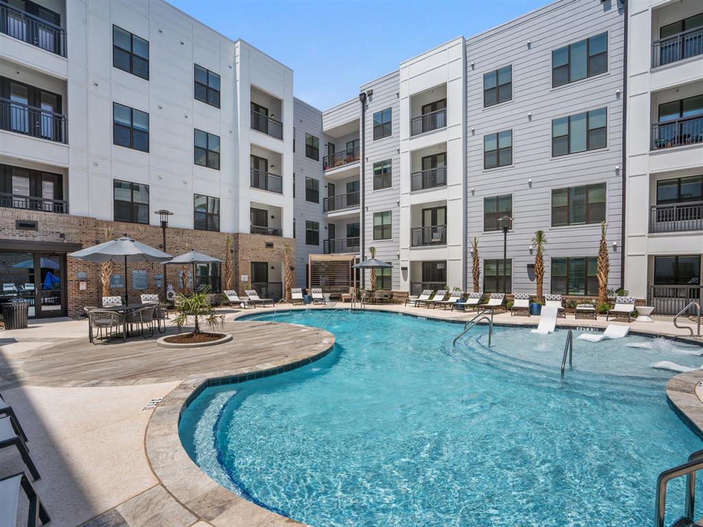 Flats on Front Image 25