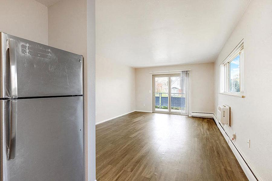 1120 & 1136 York Image 9
