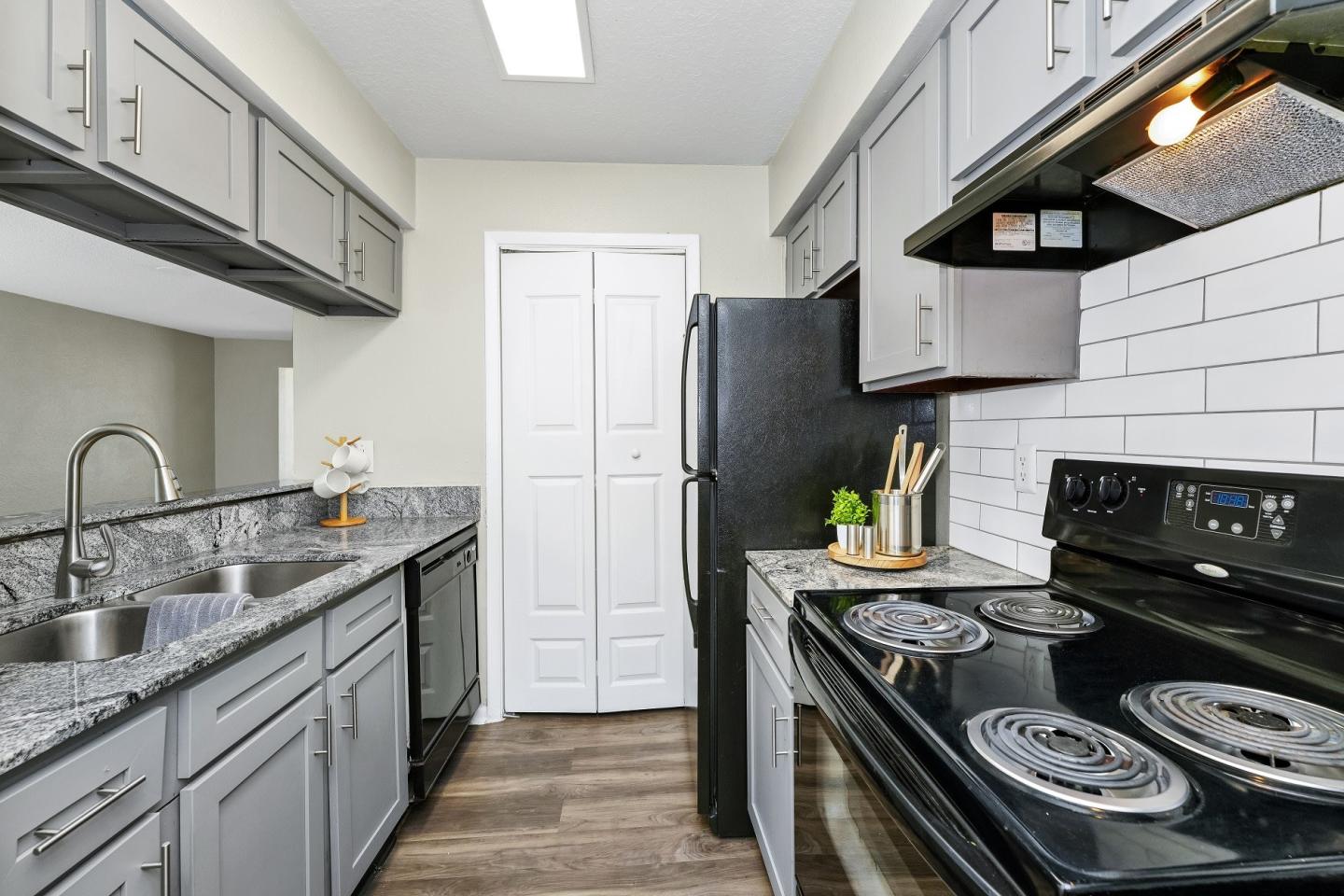 Timberlake Apartments Image 2