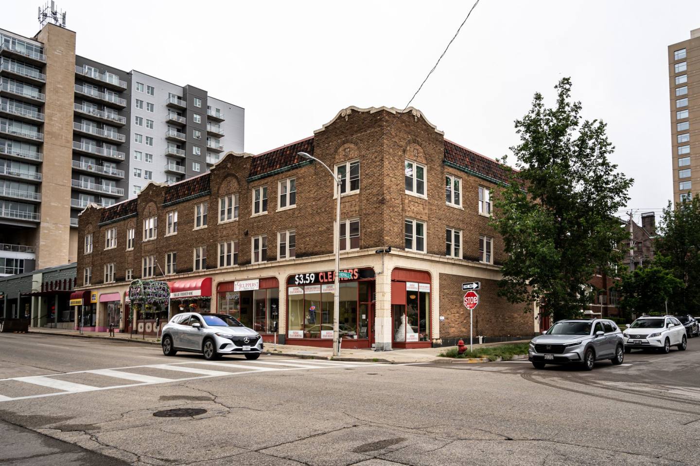 1800 Farwell Image 1