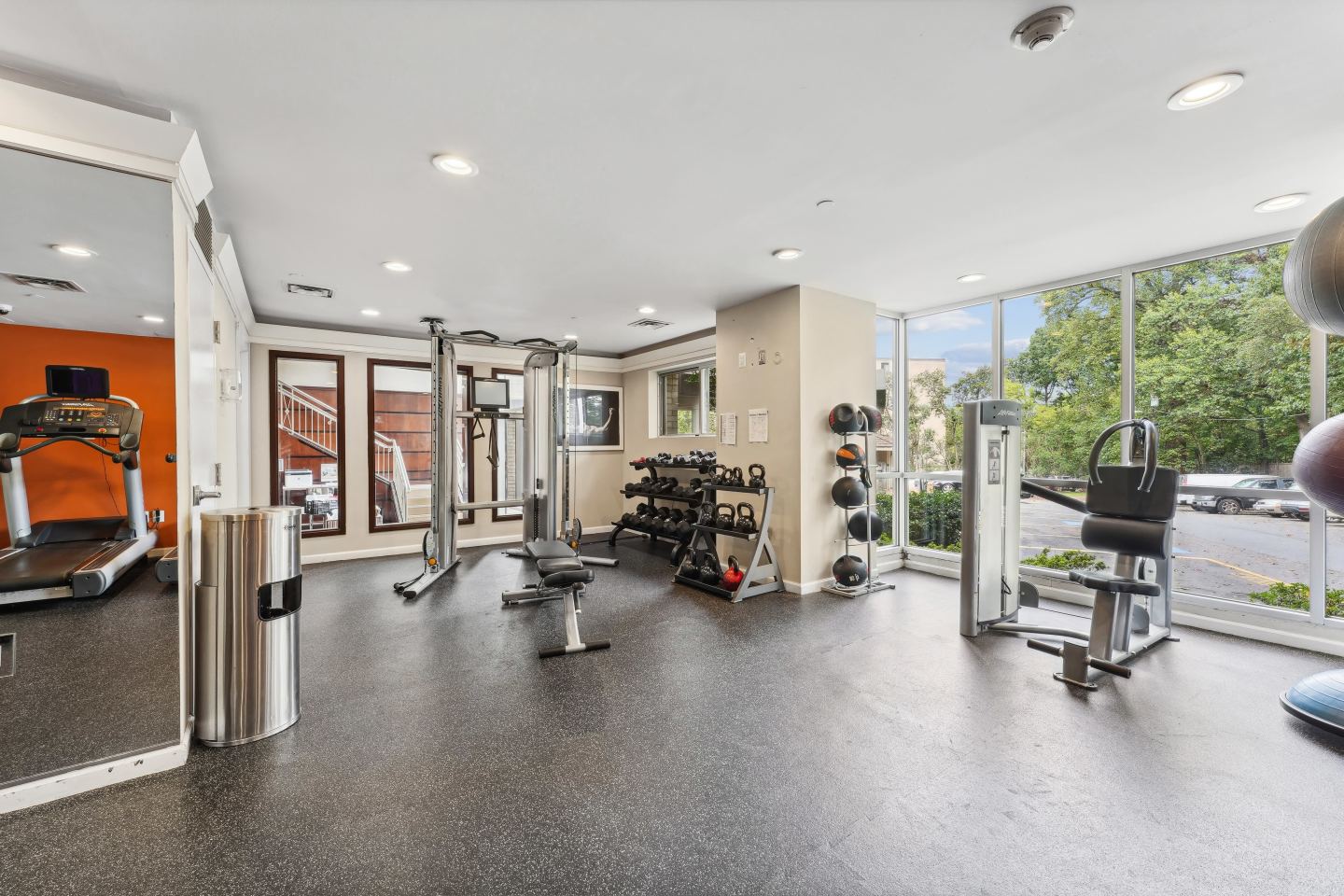 Roosevelt Towers Image 25