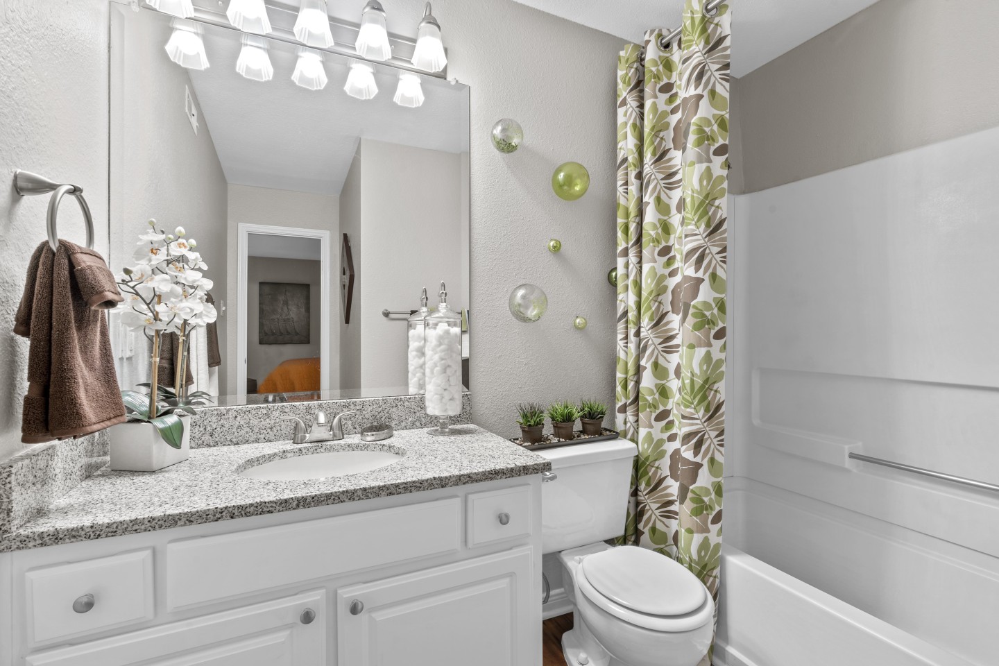 Regency Place Image 23